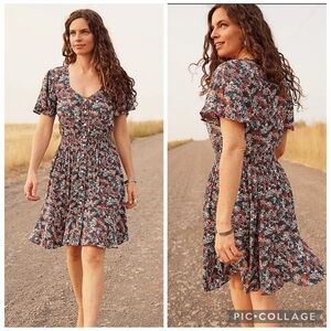 WRANGLER RETRO / Flutter Floral Snap Front Dress Size L